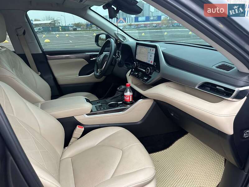 Внедорожник / Кроссовер Toyota Highlander 2023 в Киеве