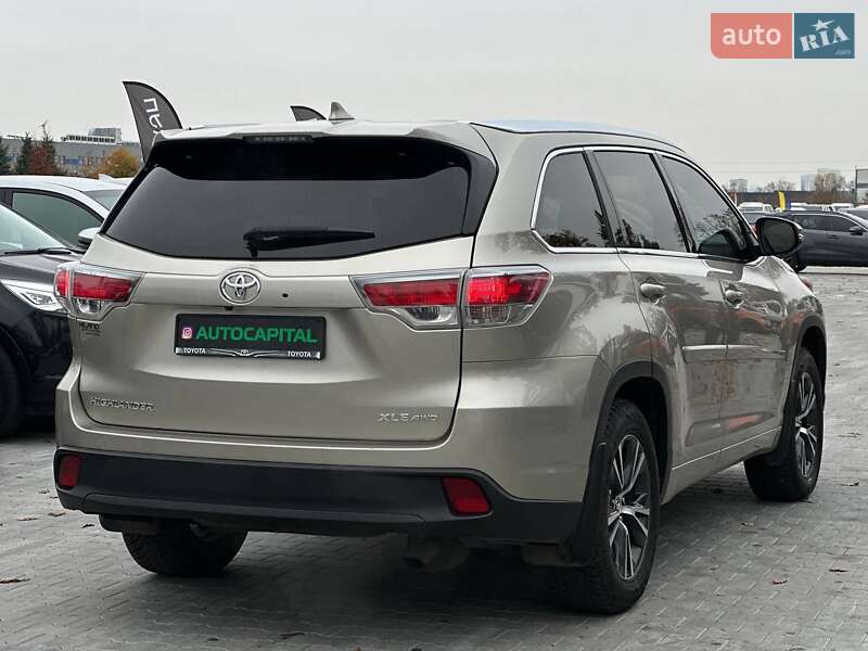 Внедорожник / Кроссовер Toyota Highlander 2016 в Киеве