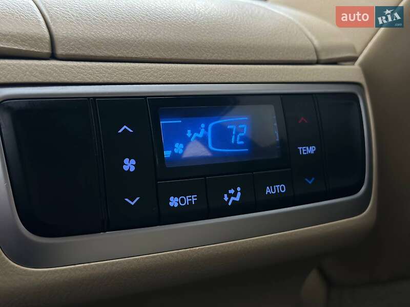 Внедорожник / Кроссовер Toyota Highlander 2016 в Киеве