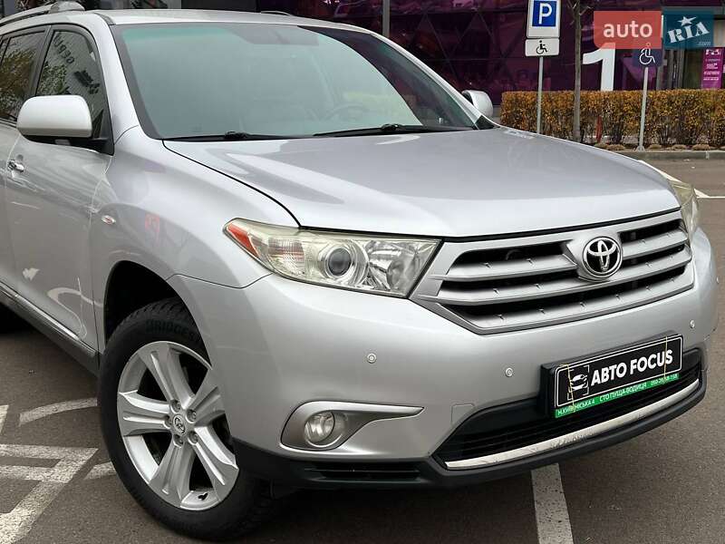 Внедорожник / Кроссовер Toyota Highlander 2011 в Киеве