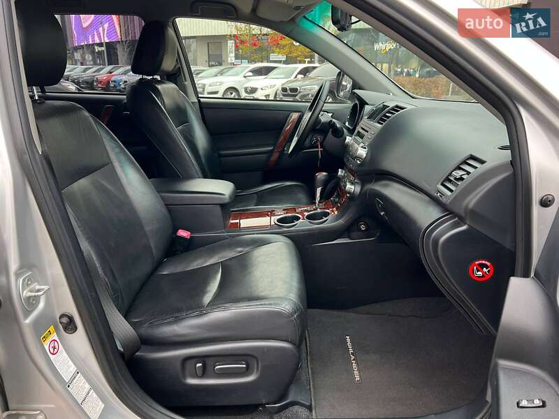 Внедорожник / Кроссовер Toyota Highlander 2011 в Киеве