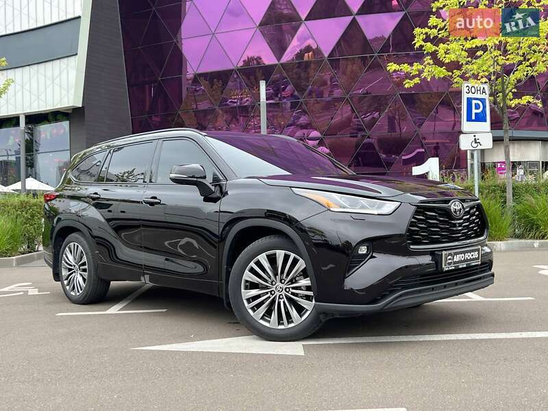 Toyota Highlander 2021