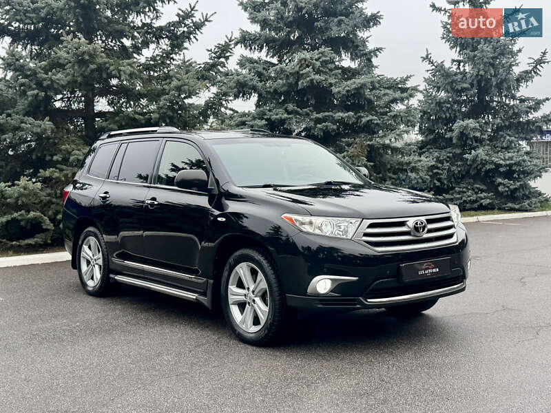 Позашляховик / Кросовер Toyota Highlander 2013 в Києві