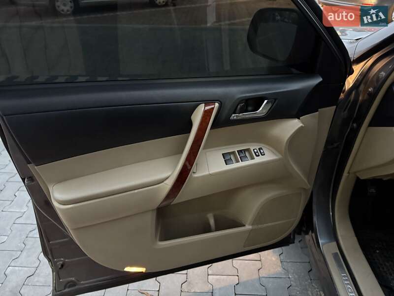 Внедорожник / Кроссовер Toyota Highlander 2011 в Киеве фото 20 Внедорожник / Кроссовер Toyota Highlander 2011 в Киеве