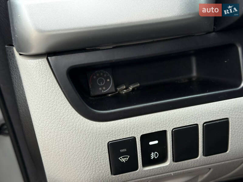 Внедорожник / Кроссовер Toyota Highlander 2016 в Днепре фото 12 Внедорожник / Кроссовер Toyota Highlander 2016 в Днепре