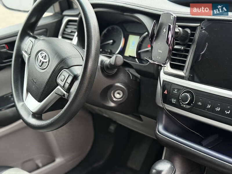 Внедорожник / Кроссовер Toyota Highlander 2016 в Днепре фото 16 Внедорожник / Кроссовер Toyota Highlander 2016 в Днепре