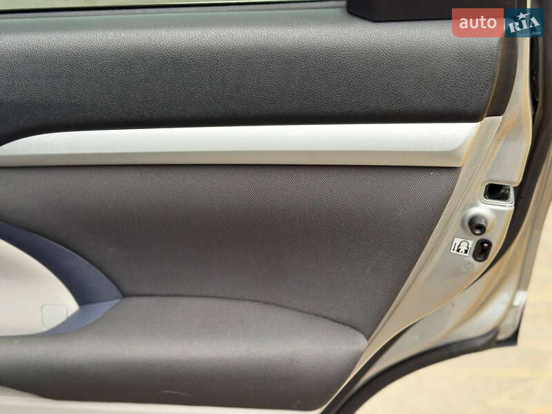 Внедорожник / Кроссовер Toyota Highlander 2016 в Днепре фото 19 Внедорожник / Кроссовер Toyota Highlander 2016 в Днепре