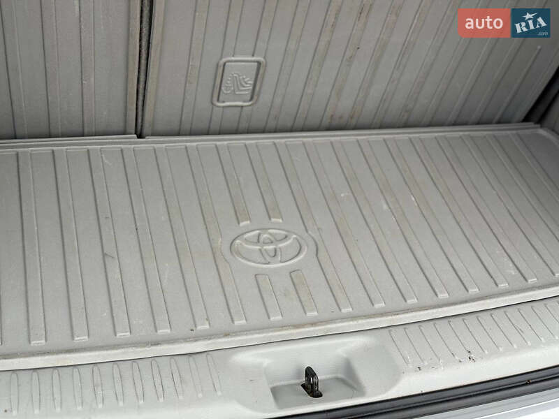 Внедорожник / Кроссовер Toyota Highlander 2016 в Днепре фото 27 Внедорожник / Кроссовер Toyota Highlander 2016 в Днепре