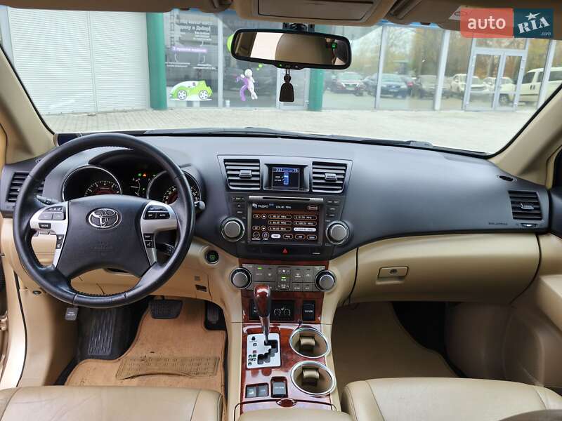 Внедорожник / Кроссовер Toyota Highlander 2011 в Днепре