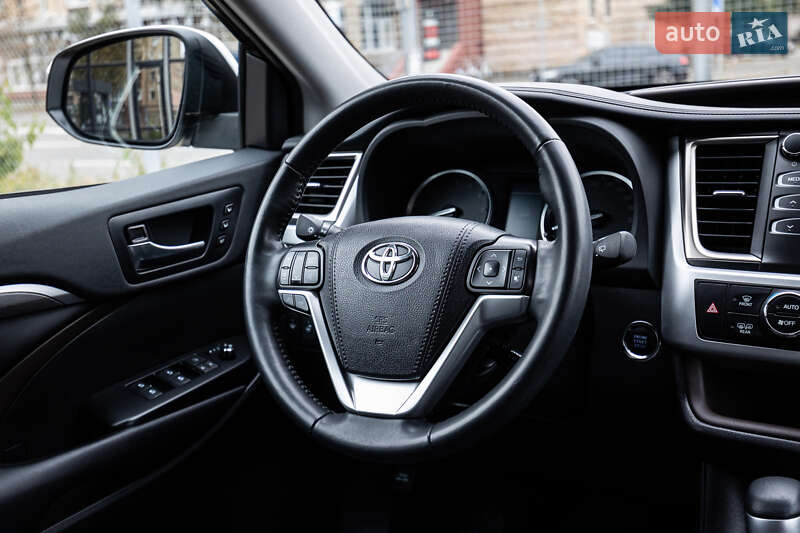 Позашляховик / Кросовер Toyota Highlander 2019 в Києві фото 28 Позашляховик / Кросовер Toyota Highlander 2019 в Києві