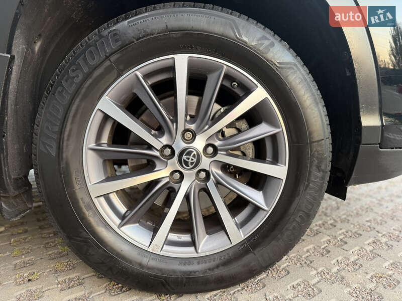 Внедорожник / Кроссовер Toyota Highlander 2017 в Киеве фото 6 Внедорожник / Кроссовер Toyota Highlander 2017 в Киеве