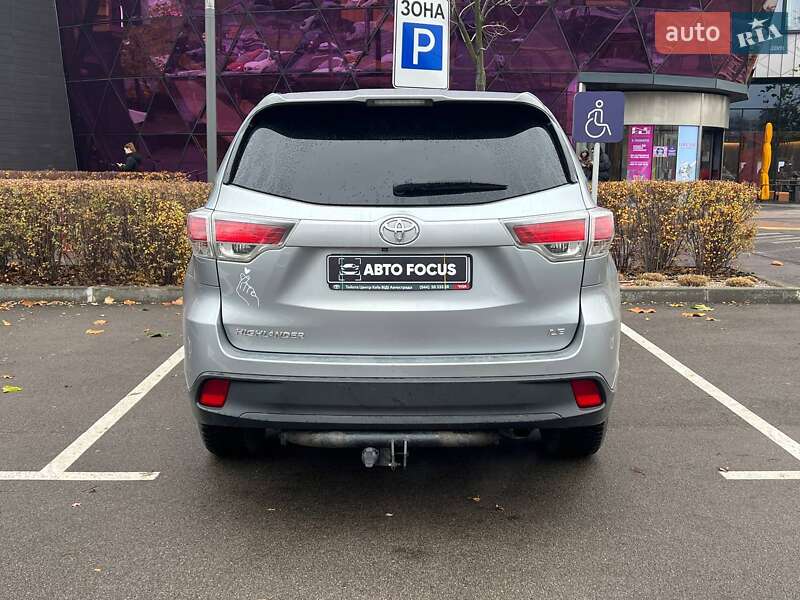 Внедорожник / Кроссовер Toyota Highlander 2014 в Киеве
