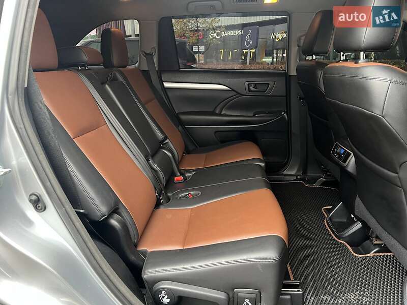 Внедорожник / Кроссовер Toyota Highlander 2014 в Киеве