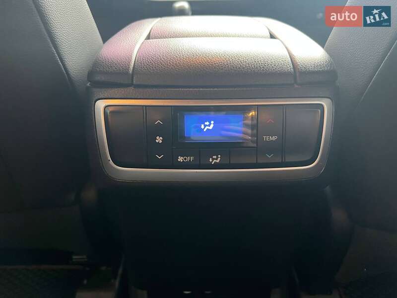 Внедорожник / Кроссовер Toyota Highlander 2014 в Киеве