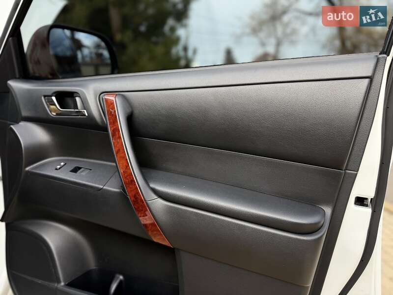 Внедорожник / Кроссовер Toyota Highlander 2011 в Одессе