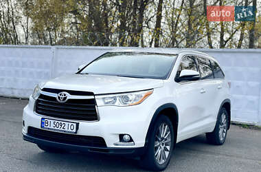 Позашляховик / Кросовер Toyota Highlander 2016 в Києві