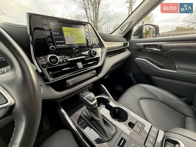 Внедорожник / Кроссовер Toyota Highlander 2022 в Киеве
