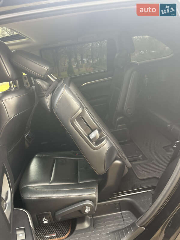 Внедорожник / Кроссовер Toyota Highlander 2016 в Киеве фото 27 Внедорожник / Кроссовер Toyota Highlander 2016 в Киеве