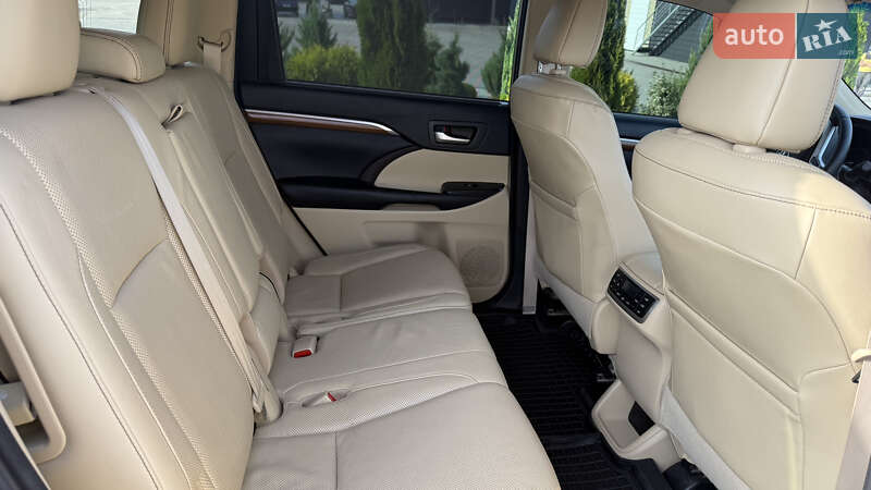 Внедорожник / Кроссовер Toyota Highlander 2017 в Городенке фото 13 Внедорожник / Кроссовер Toyota Highlander 2017 в Городенке