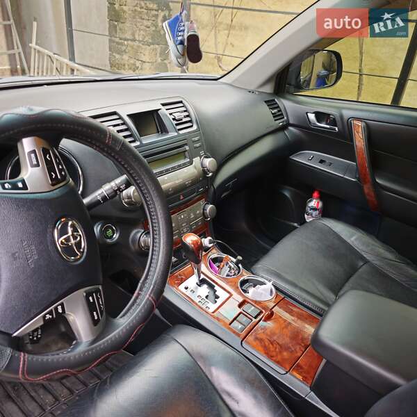 Внедорожник / Кроссовер Toyota Highlander 2011 в Одессе