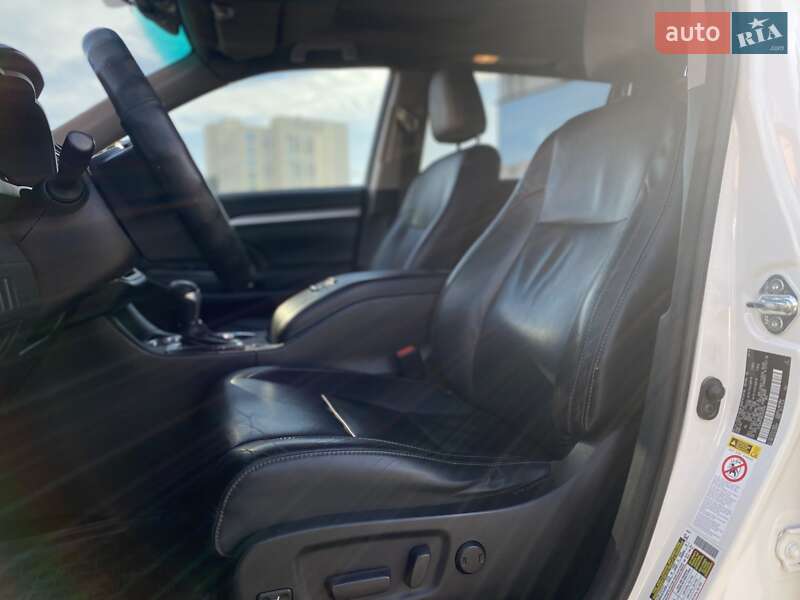 Позашляховик / Кросовер Toyota Highlander 2014 в Києві