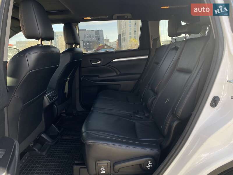 Позашляховик / Кросовер Toyota Highlander 2014 в Києві