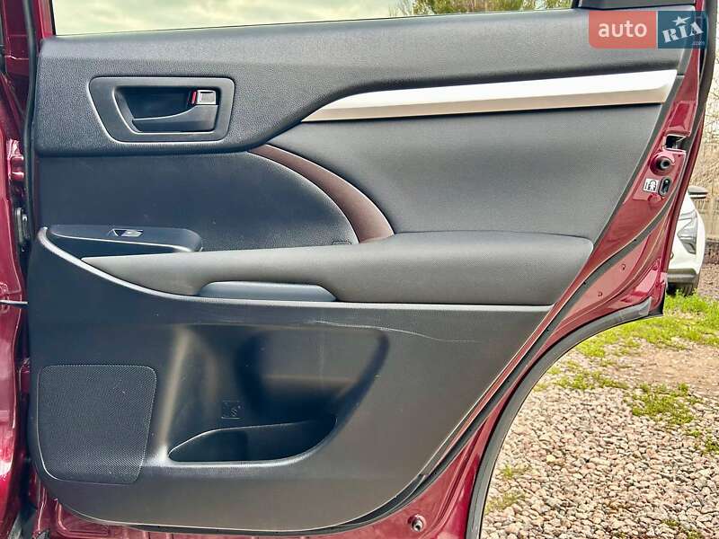 Внедорожник / Кроссовер Toyota Highlander 2018 в Одессе фото 32 Внедорожник / Кроссовер Toyota Highlander 2018 в Одессе