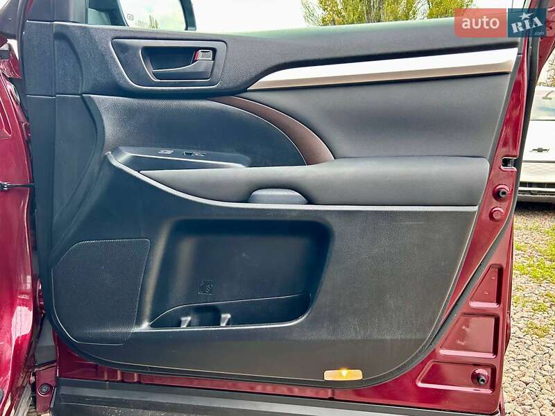 Внедорожник / Кроссовер Toyota Highlander 2018 в Одессе фото 36 Внедорожник / Кроссовер Toyota Highlander 2018 в Одессе