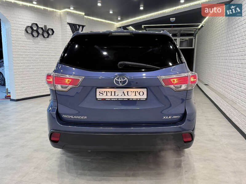 Внедорожник / Кроссовер Toyota Highlander 2016 в Одессе
