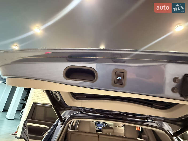 Внедорожник / Кроссовер Toyota Highlander 2016 в Одессе