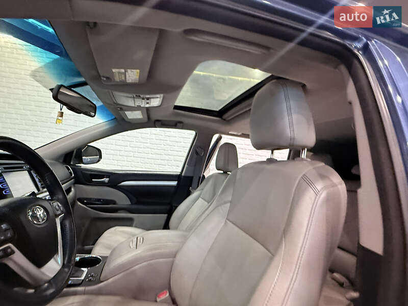 Внедорожник / Кроссовер Toyota Highlander 2016 в Одессе