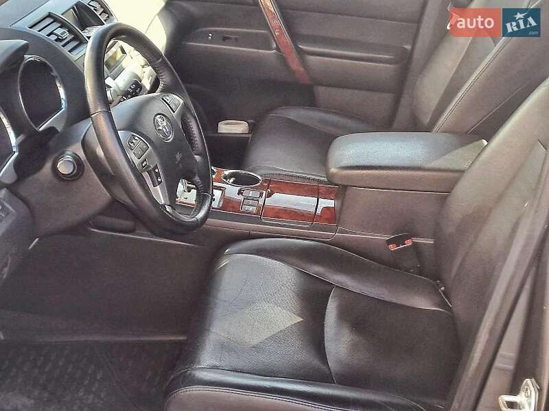 Внедорожник / Кроссовер Toyota Highlander 2013 в Одессе