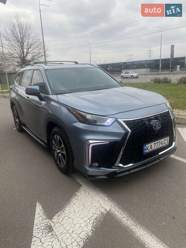 Внедорожник / Кроссовер Toyota Highlander 2022 в Киеве