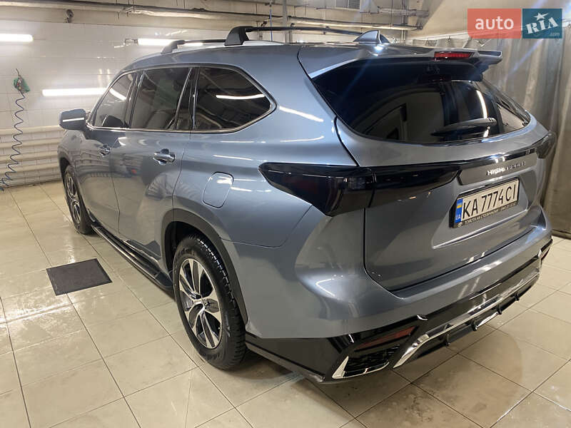 Внедорожник / Кроссовер Toyota Highlander 2022 в Киеве