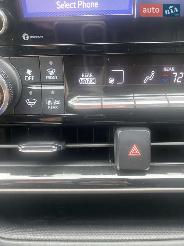 Внедорожник / Кроссовер Toyota Highlander 2022 в Киеве