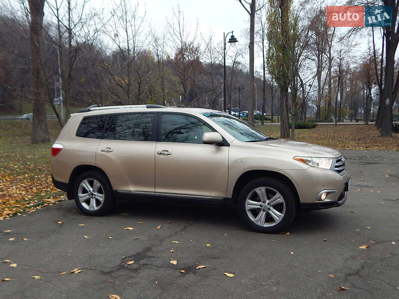 Внедорожник / Кроссовер Toyota Highlander 2010 в Киеве