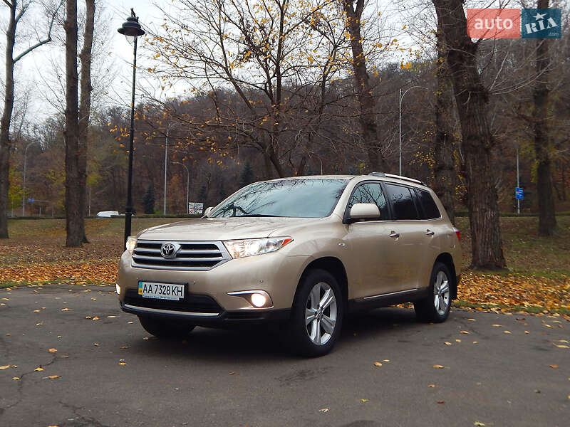 Внедорожник / Кроссовер Toyota Highlander 2010 в Киеве