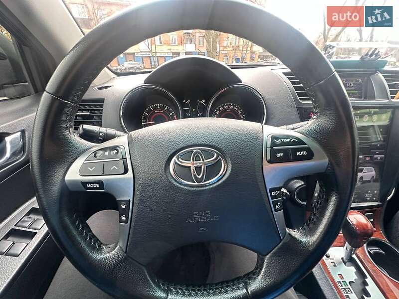 Позашляховик / Кросовер Toyota Highlander 2010 в Кривому Розі