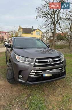 Внедорожник / Кроссовер Toyota Highlander 2019 в Белгороде-Днестровском