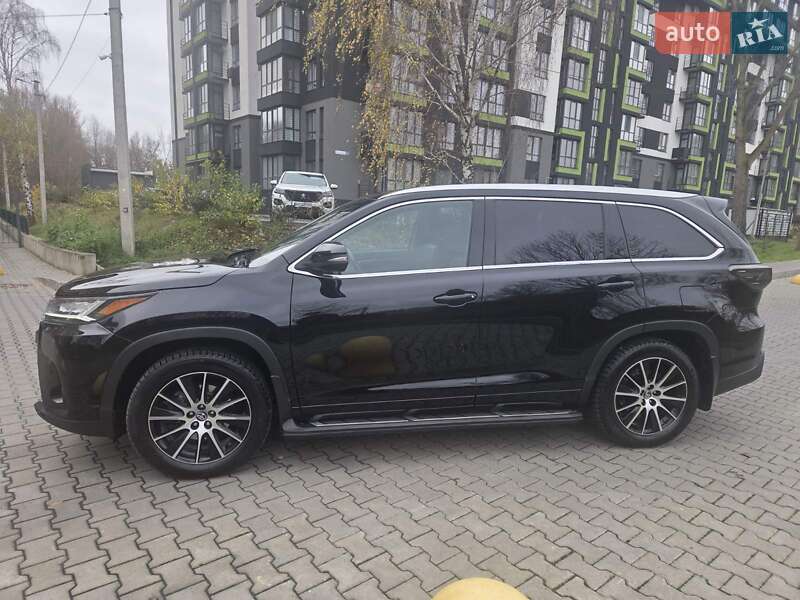 Позашляховик / Кросовер Toyota Highlander 2019 в Хмельницькому