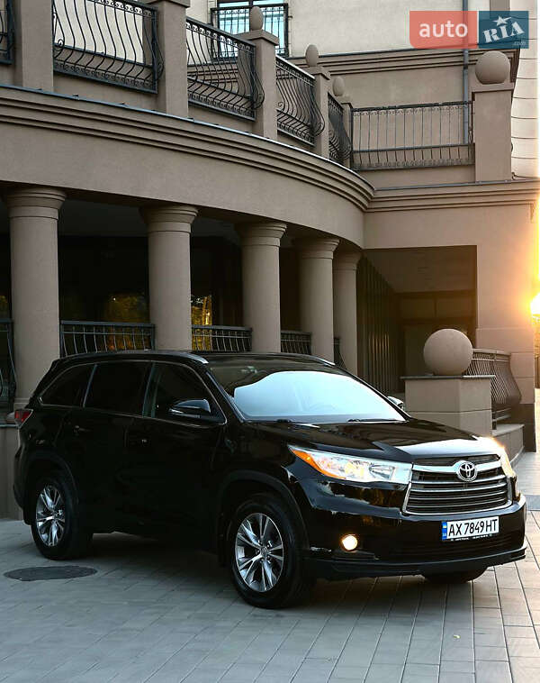 Позашляховик / Кросовер Toyota Highlander 2014 в Харкові
