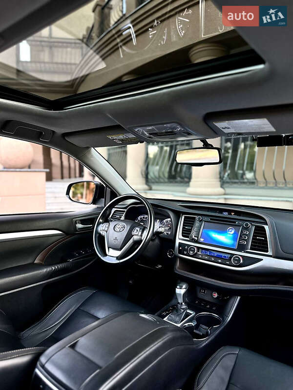 Позашляховик / Кросовер Toyota Highlander 2014 в Харкові