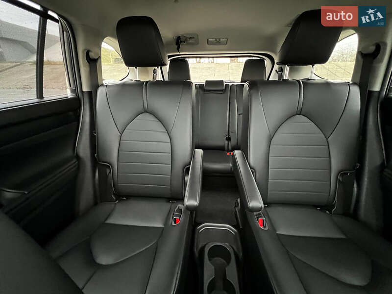 Внедорожник / Кроссовер Toyota Highlander 2020 в Киеве