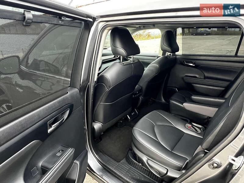 Внедорожник / Кроссовер Toyota Highlander 2020 в Киеве