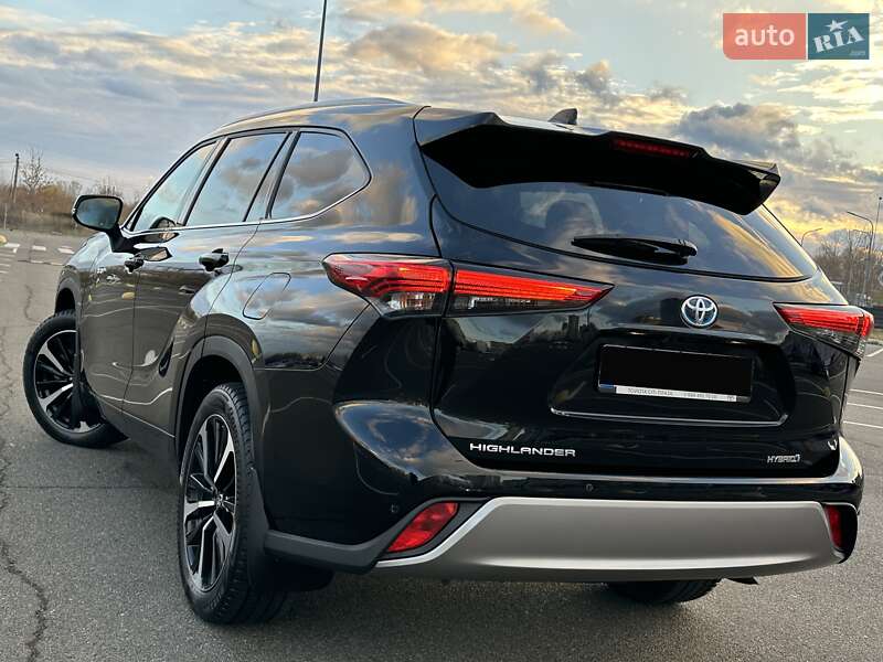 Внедорожник / Кроссовер Toyota Highlander 2021 в Киеве