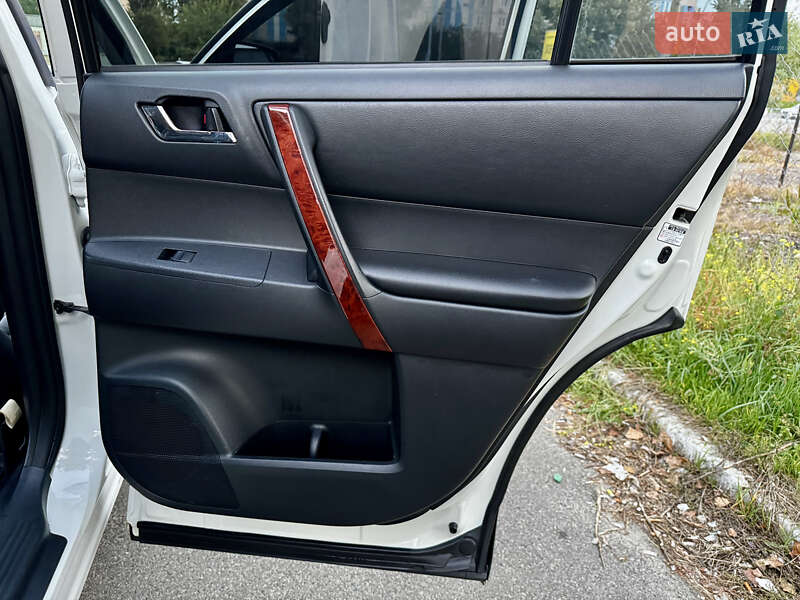 Внедорожник / Кроссовер Toyota Highlander 2012 в Киеве