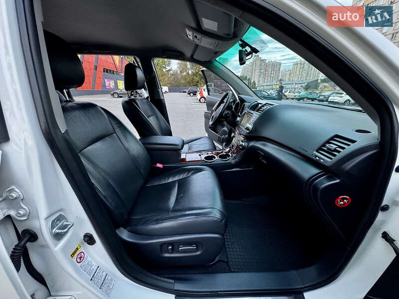 Внедорожник / Кроссовер Toyota Highlander 2012 в Киеве