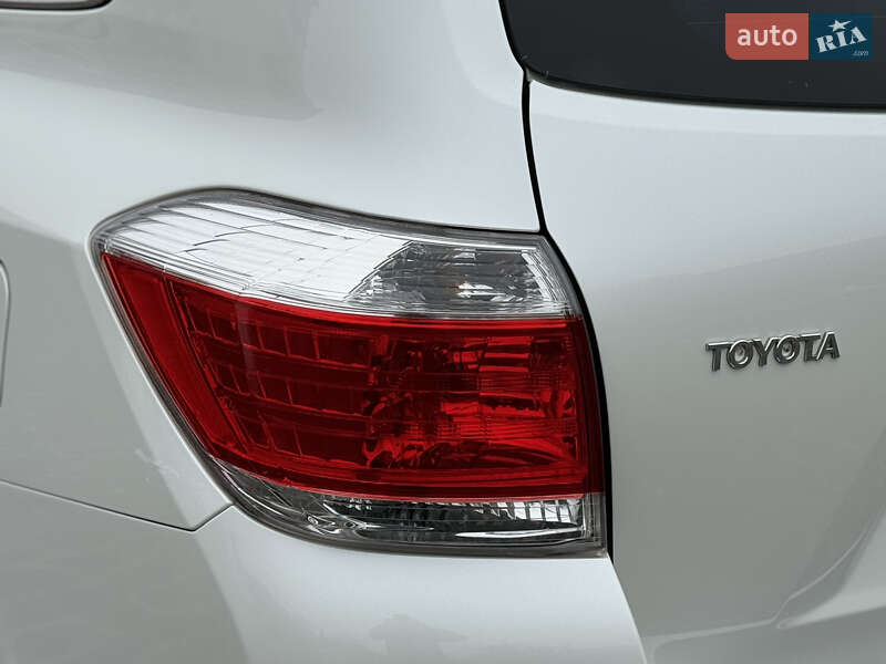 Внедорожник / Кроссовер Toyota Highlander 2012 в Харькове