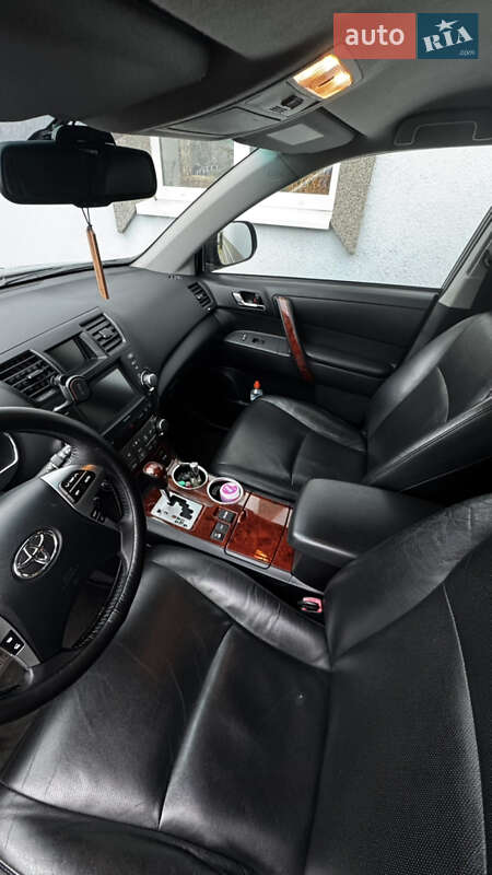 Позашляховик / Кросовер Toyota Highlander 2011 в Новомосковську