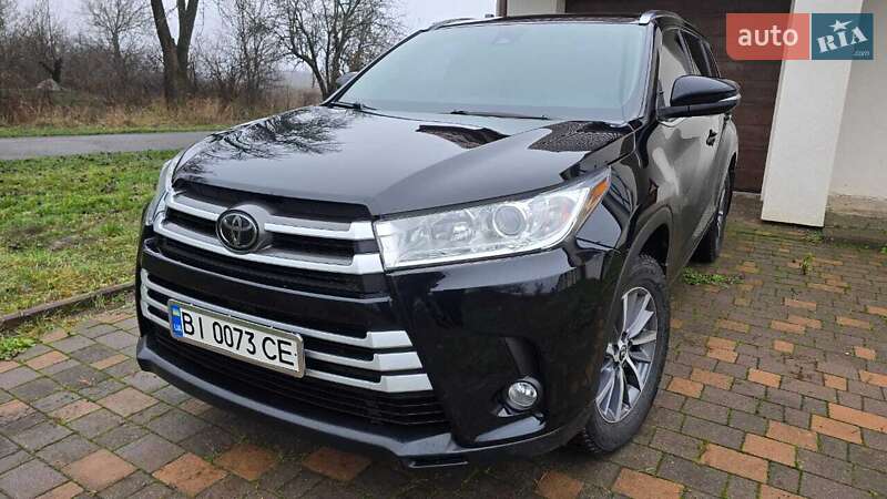 Позашляховик / Кросовер Toyota Highlander 2018 в Києві